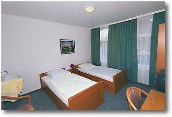 Pension Donau Grill Hannover Exterior photo