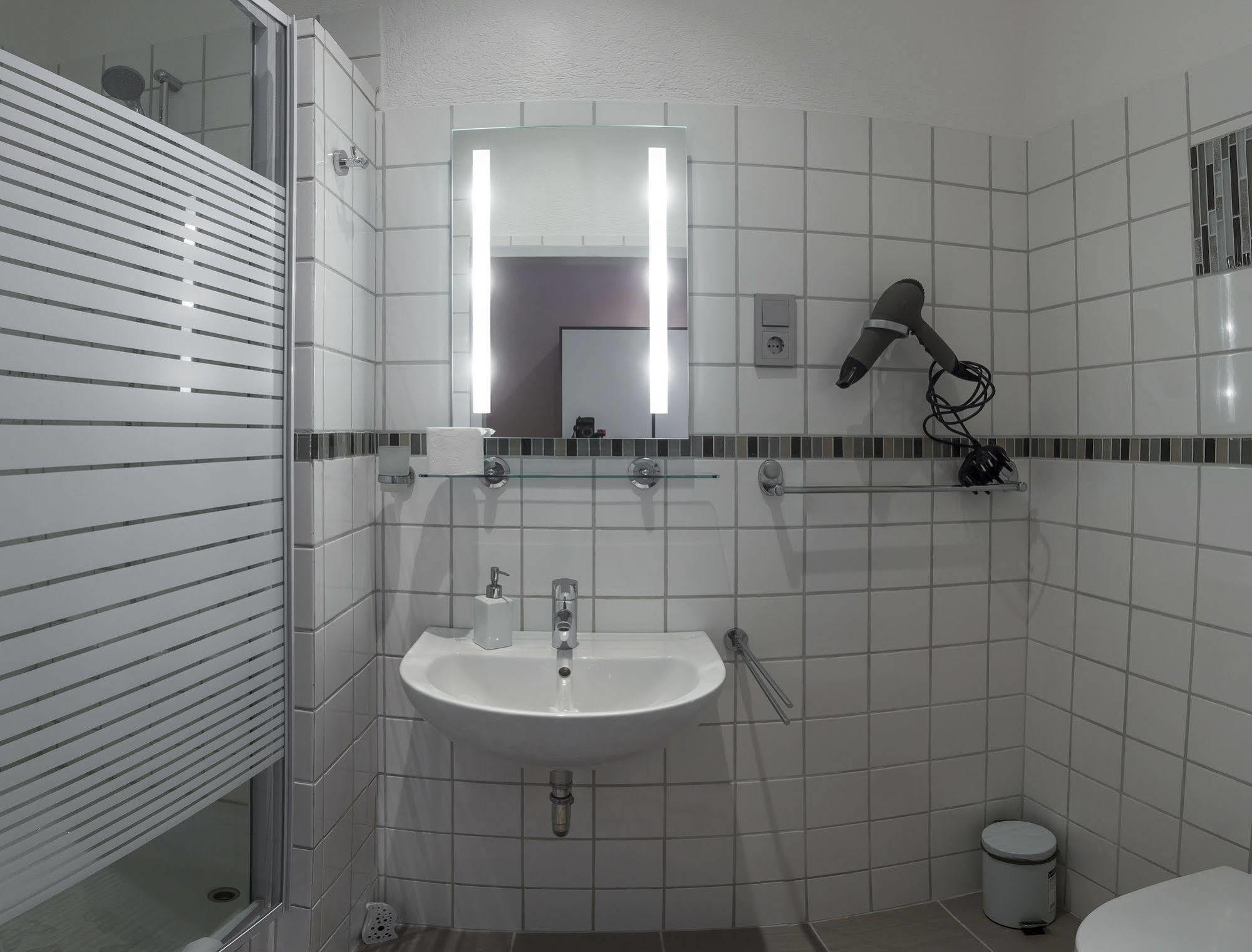 Pension Donau Grill Hannover Exterior photo